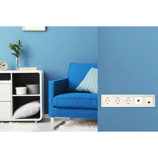 Розетка встраиваемая Legrand Structura с заземлением, цвет белый — изображение 7