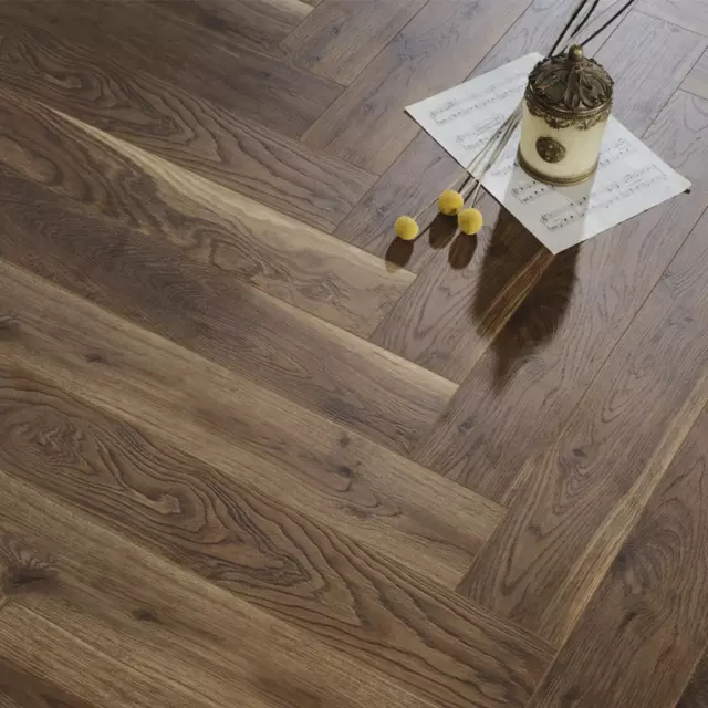 Ламинат Lamiwood Chester Дуб Кембридж 34 класс толщина 12 мм с фаской 1.47 м², цена за упаковку — изображение 3